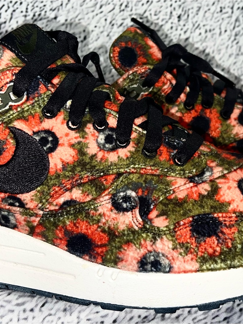 Nike Men’s Air Max 1 Daisy. Solar Black Crimson size 11.5